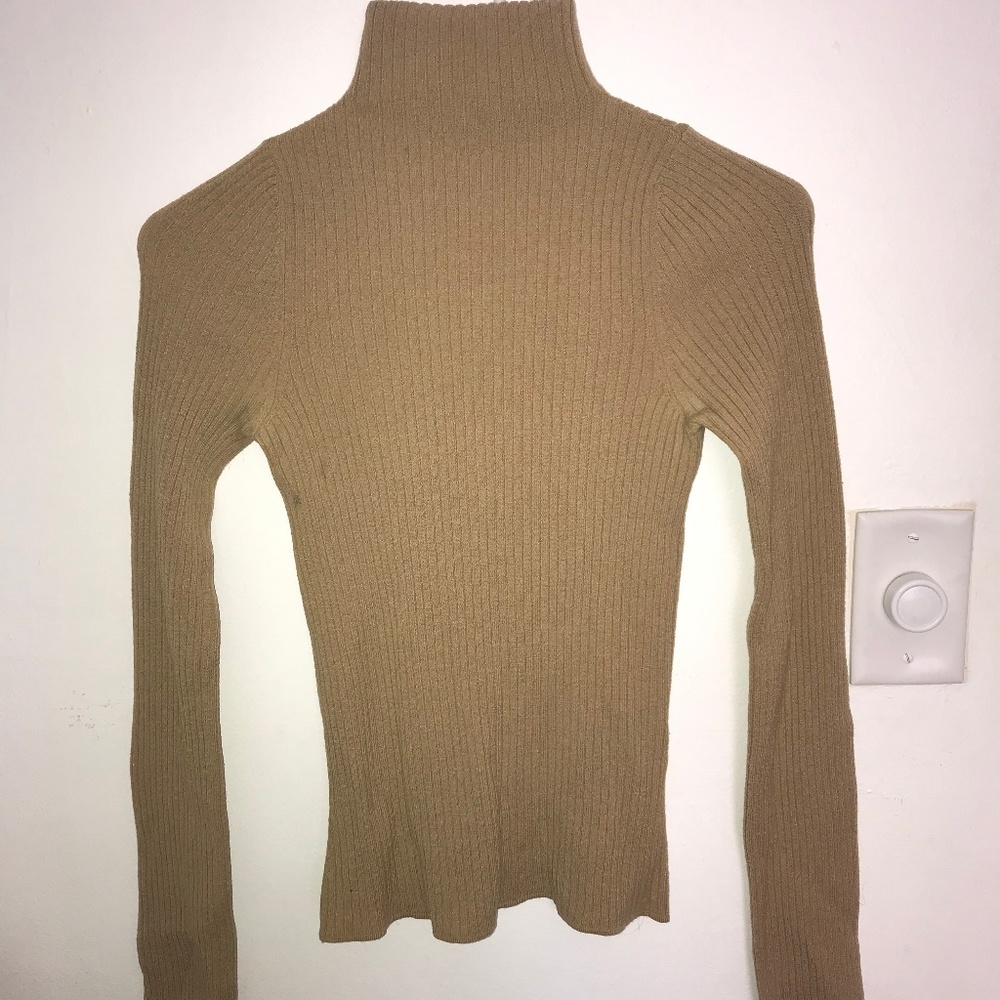 Dolce & Gabbana XS tan turtle-neck